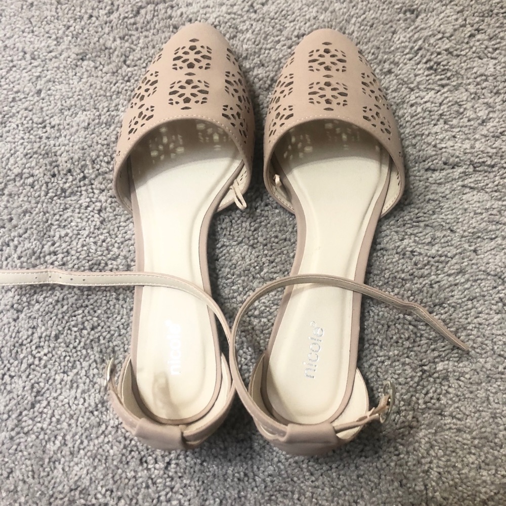 Beige/cream close-toes flats size 8.5